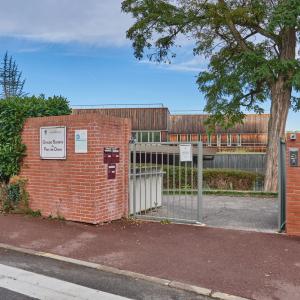 Résidence standing - 4 pèces avec terrasse - piscine et tennis ....
