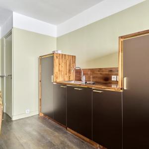Paris V – Rue Claude Bernard – Studio avec Balcon