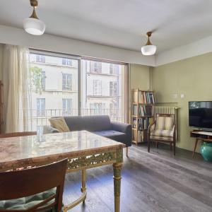 Paris V – Rue Claude Bernard – Studio avec Balcon