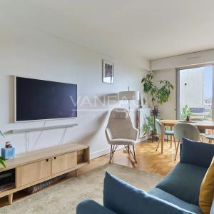 Neuilly - Trois pièces ensoleillé et calme avec balcon