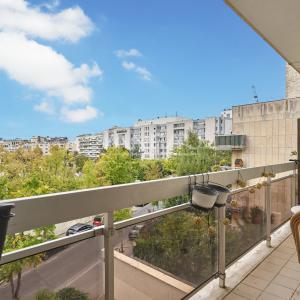Neuilly - Trois pièces ensoleillé et calme avec balcon