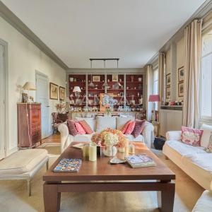 Boulogne - Appartement de charme aux beaux volumes