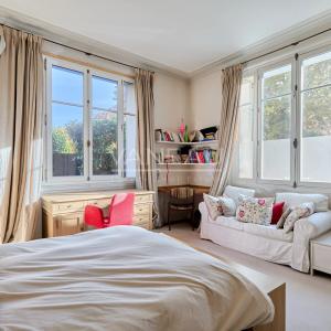 Boulogne - Appartement de charme aux beaux volumes