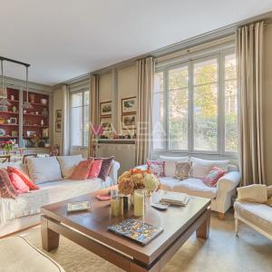 Boulogne - Appartement de charme aux beaux volumes
