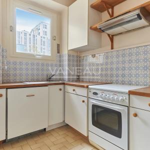 PARIS XVe - Lecourbe/Cambronne : Appartement trois pièces ensoleillé