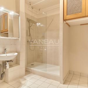 PARIS XVe - Lecourbe/Cambronne : Appartement trois pièces ensoleillé