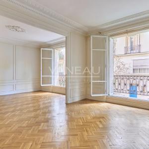 Paris XVIII - Bel ancien dans un quartier prisé