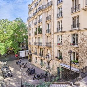Paris XVIII - Bel ancien dans un quartier prisé