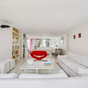 Paris 3è - Loft d'artiste en étage avec ascenseur