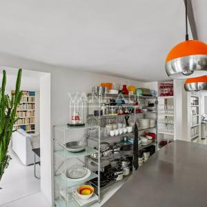 Paris 3è - Loft d'artiste en étage avec ascenseur