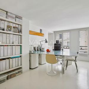 Paris 3è - Loft d'artiste en étage avec ascenseur