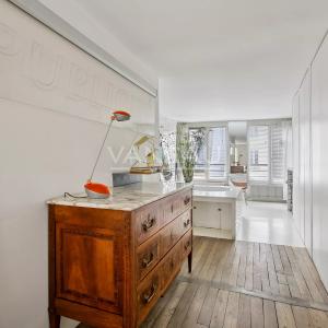 Paris 3è - Loft d'artiste en étage avec ascenseur