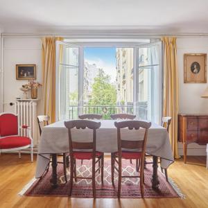 PARIS XVe - Lecourbe/Cambronne : Appartement trois pièces avec vue dégagée sur verdure