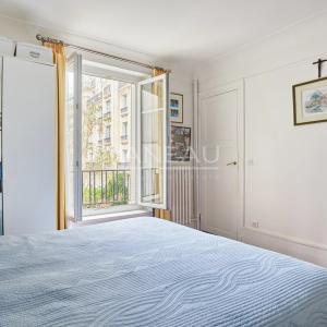 PARIS XVe - Lecourbe/Cambronne : Appartement trois pièces avec vue dégagée sur verdure