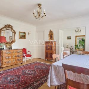 PARIS XVe - Lecourbe/Cambronne : Appartement trois pièces avec vue dégagée sur verdure