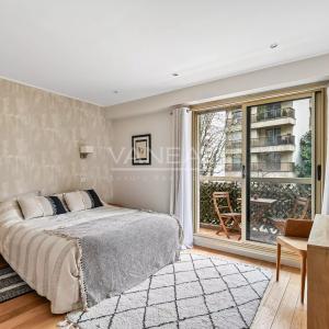 Paris XVIIe- Limitrophe Neuilly- Appartement clé en main avec balcon