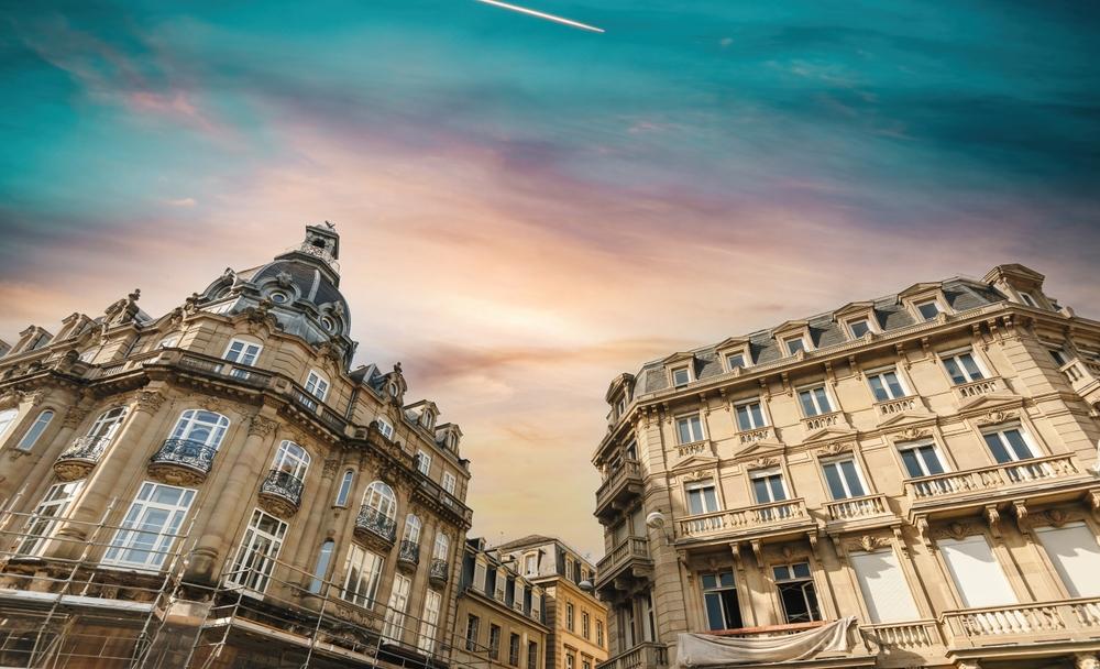 Immeuble haussmannien. Travaux de rénovation énergétique en copropriété.