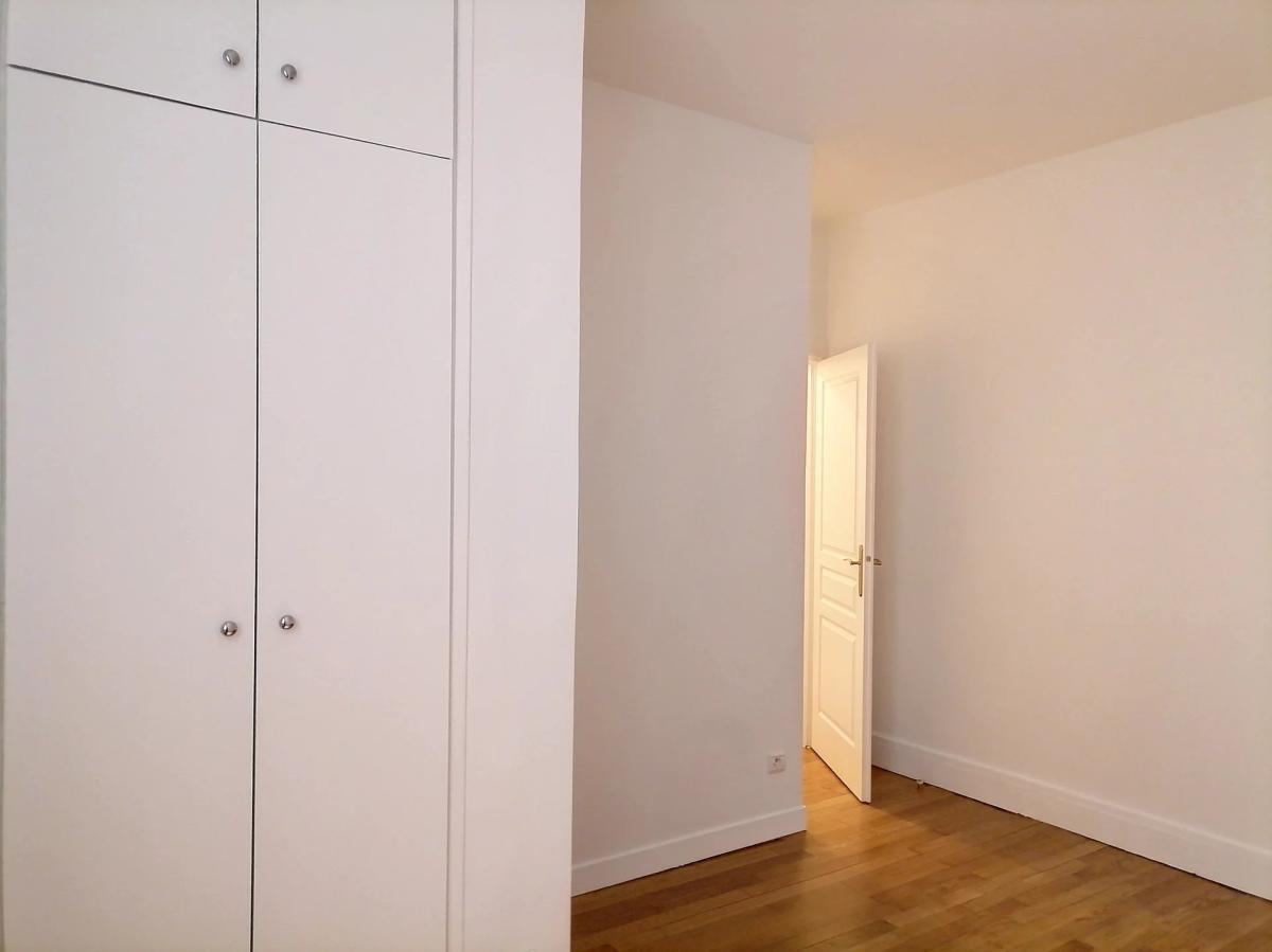 Paris VIIIe - Triangle d'or - Appartement en rez-de-chaussée ent