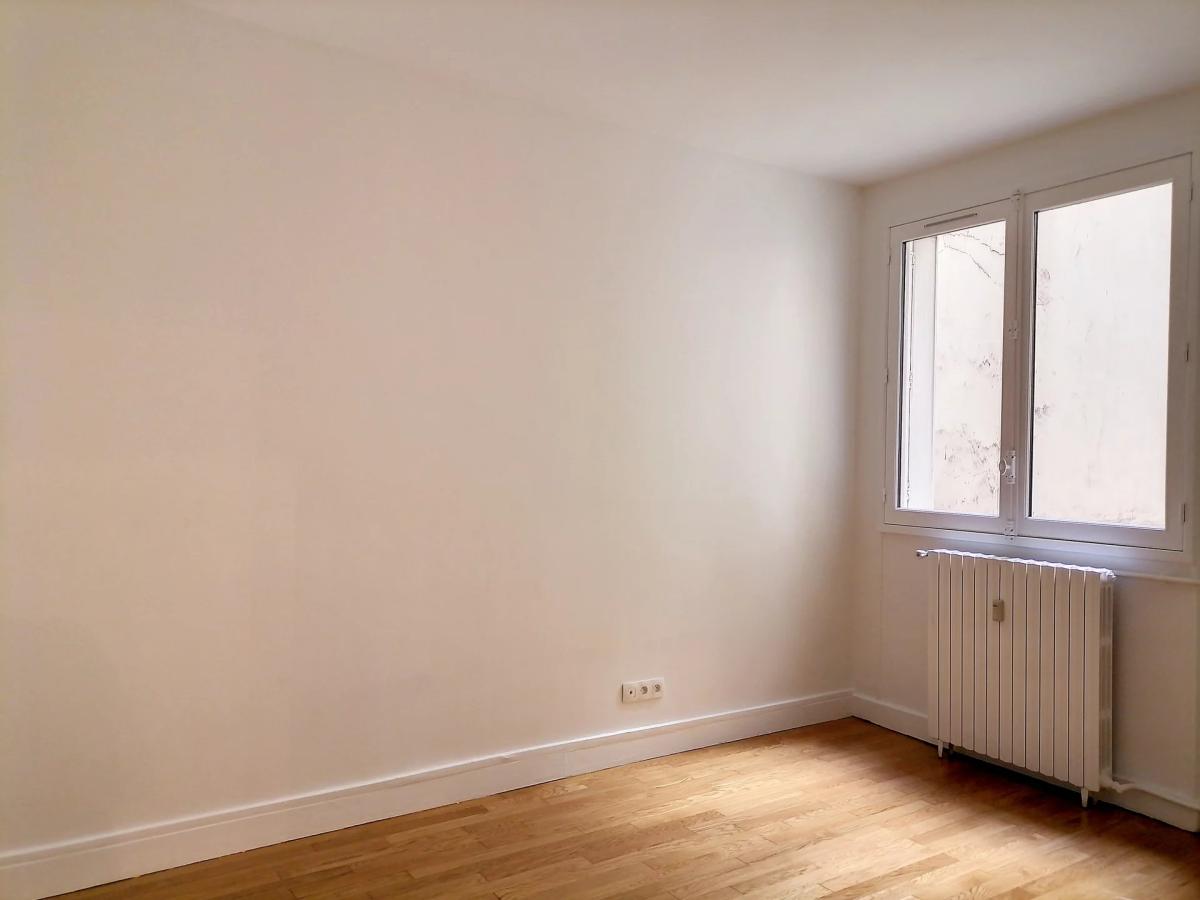 Paris VIIIe - Triangle d'or - Appartement en rez-de-chaussée ent