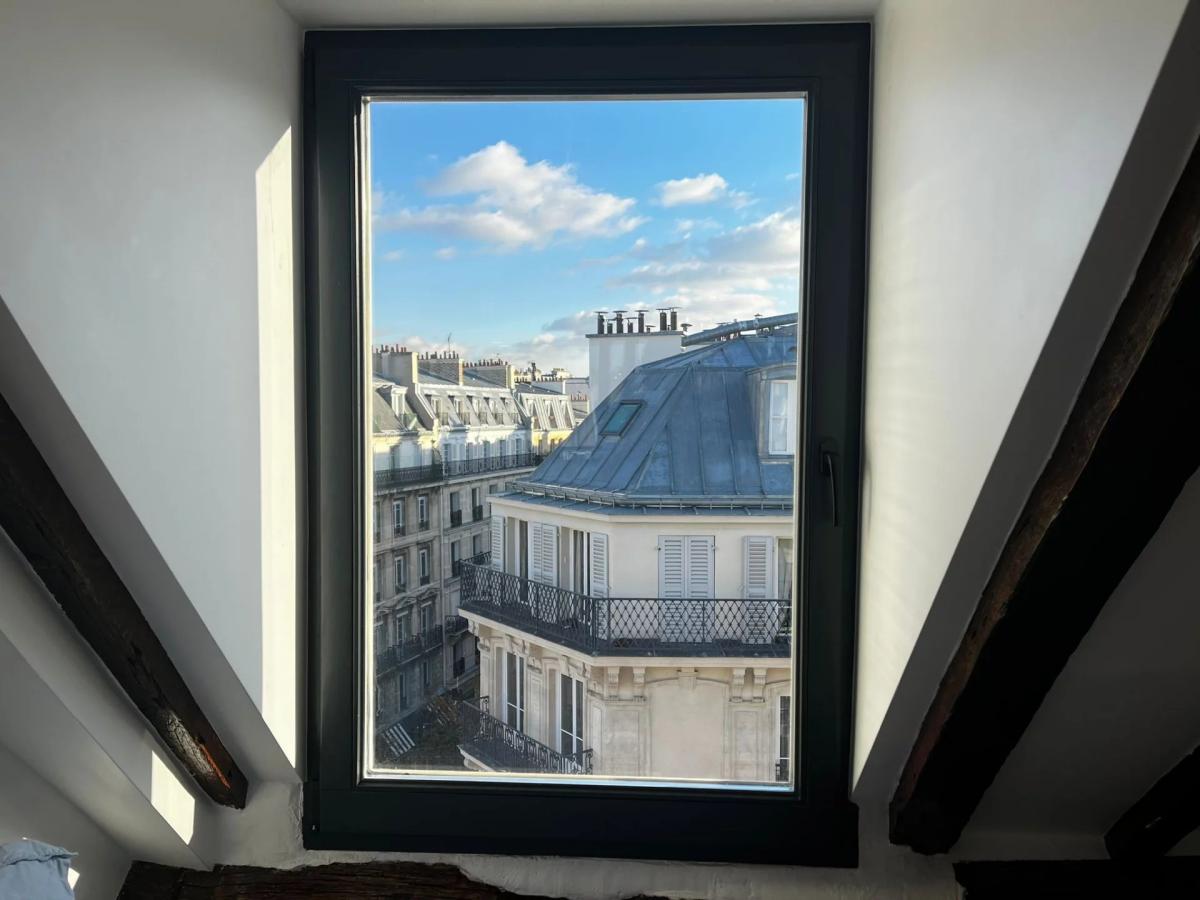 PARIS VI - Bon marché - appartement 2 pièces dernier étage