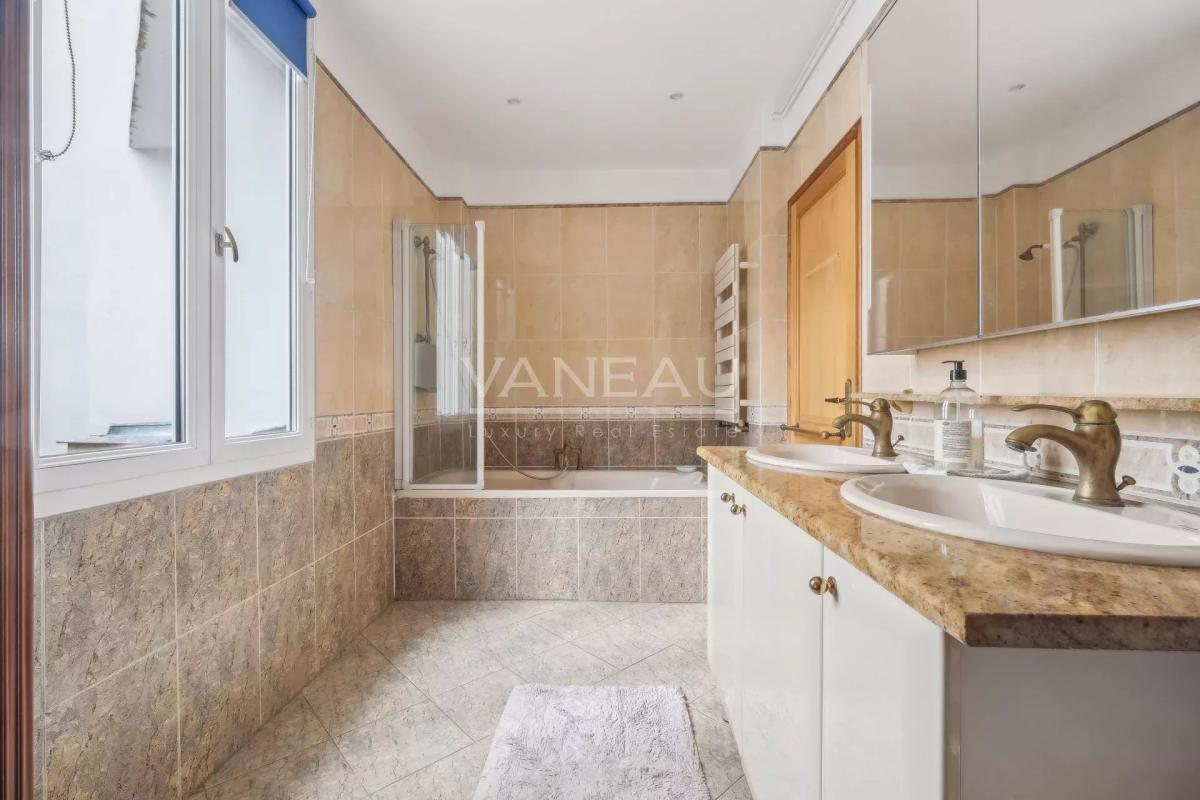 BOULOGNE / Porte de Saint Cloud / Bel appartement