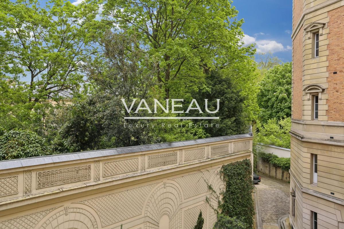 VIIe - Exceptionnel - Bac - Solferino