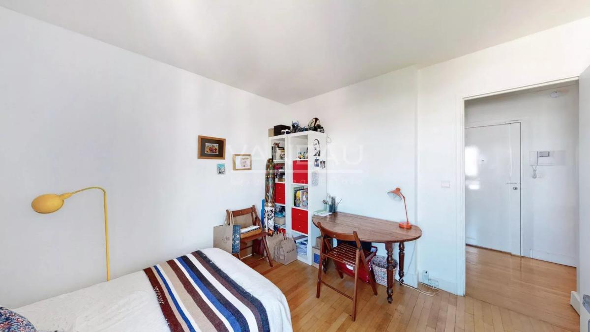 Paris XIXème - Bel appartement de cinq pièces - Vue dégagée - Ca