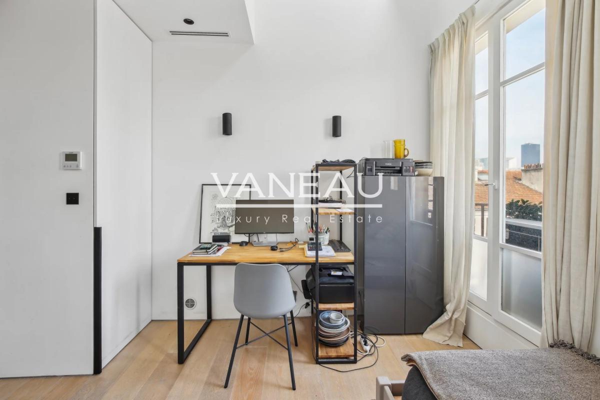 Puteaux Village - Duplex familial et de réception baigné de lumi