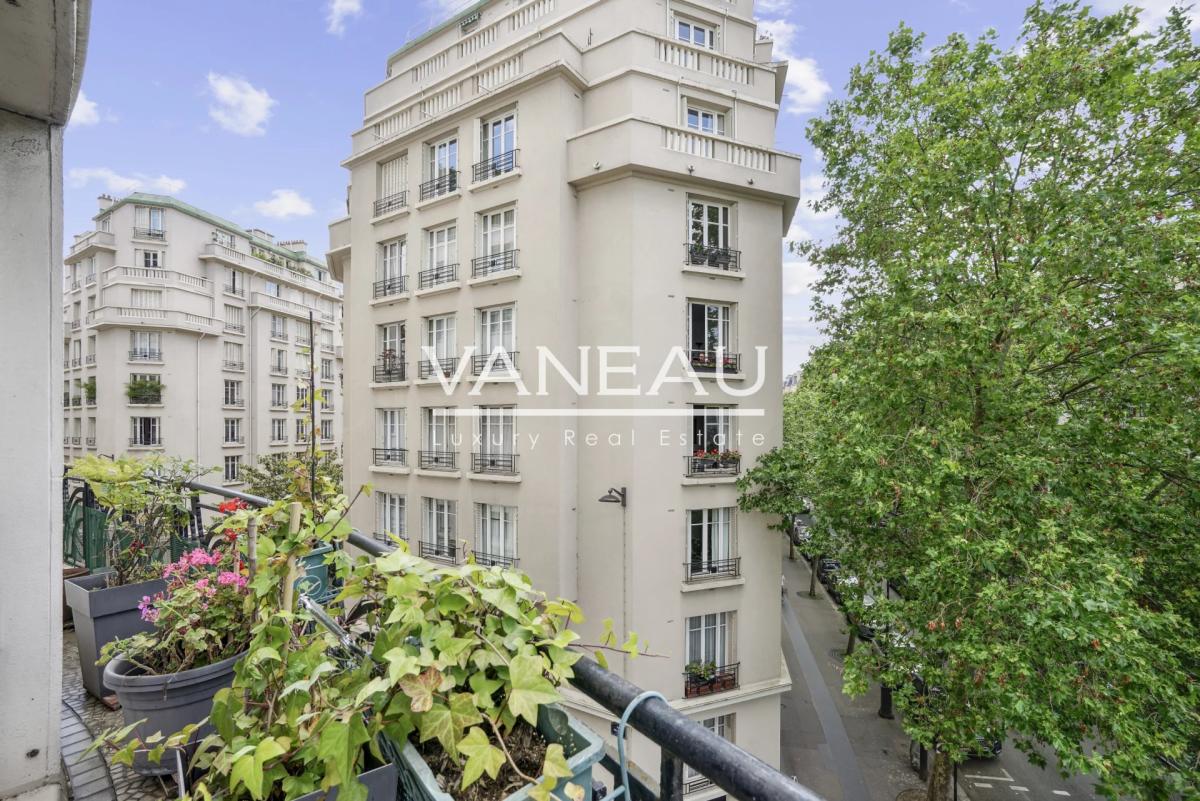 Paris XVIe - Village d'Auteuil - Deux pièces lumineux avec balco