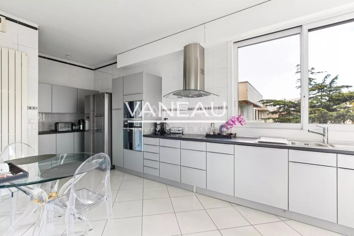 EXCLUSIVITE - NEUILLY MAIRIE / MERMOZ - VIAGER OCCUPE