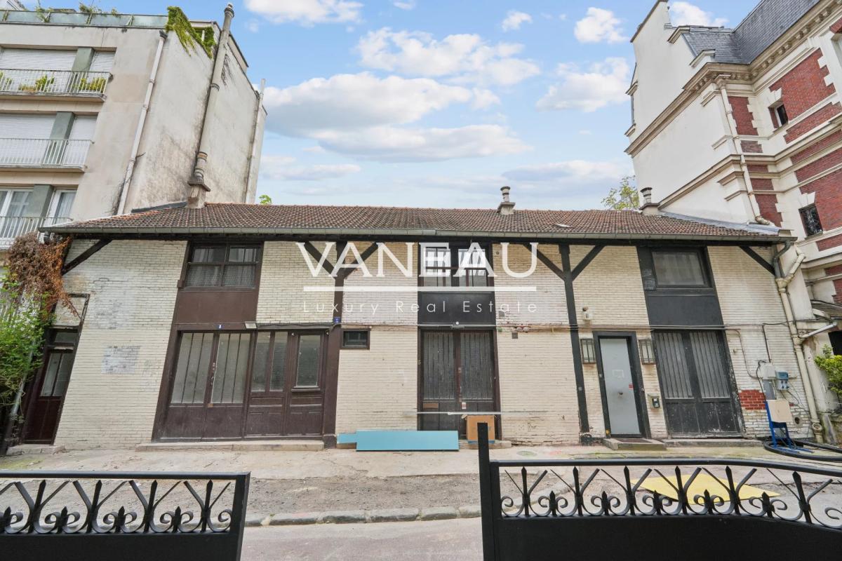 Paris XVIe - Trocadéro - Immeuble de résidence hôtelière.