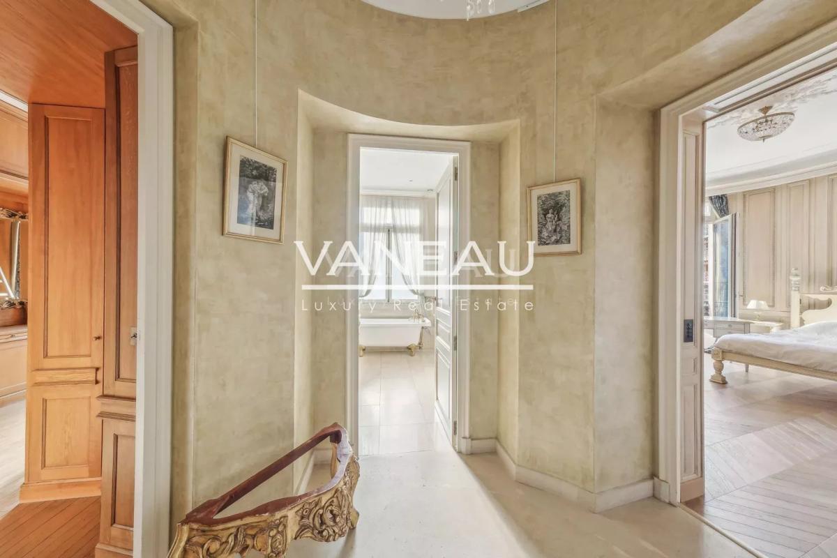 Paris XVIe - Trocadéro - Rue de la Pompe