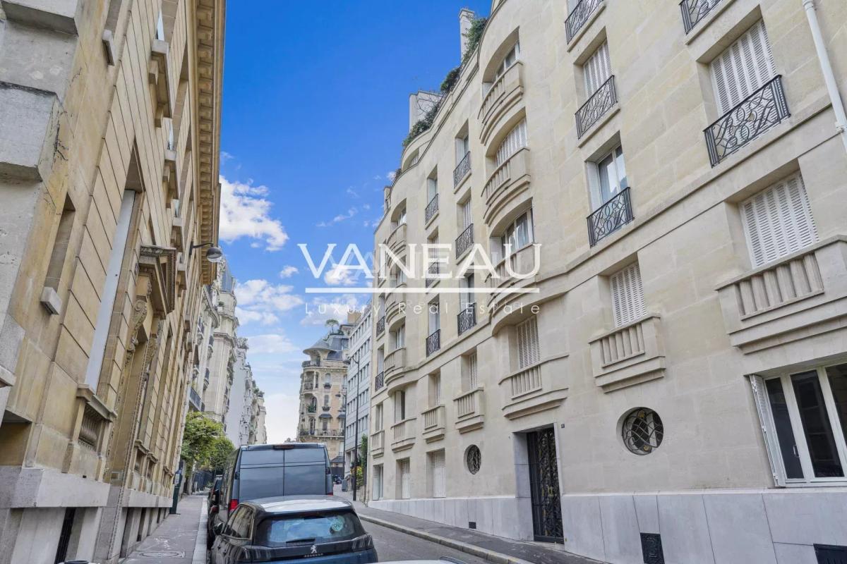 PARIS XVIe - Trocadéro Mairie du XVIème - Studette en parfait ét