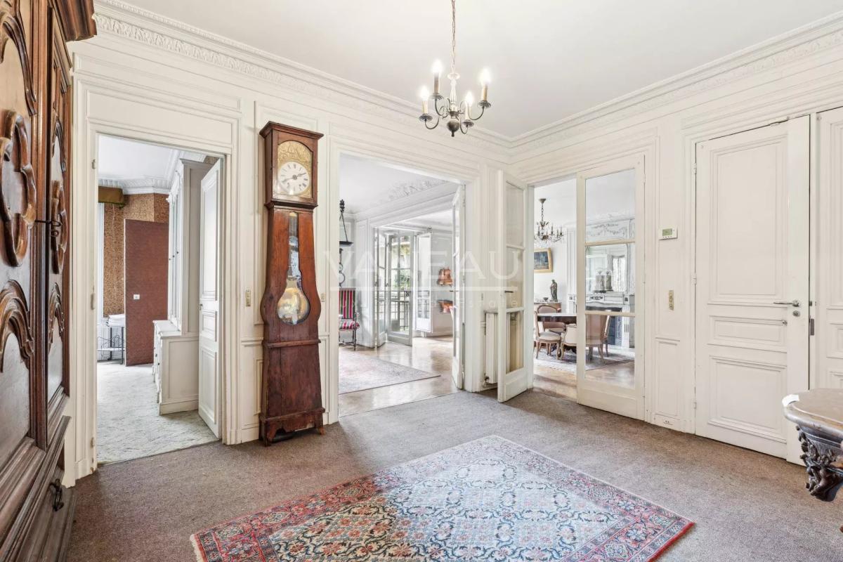 Paris XVIe / PASSY /Appartement familial