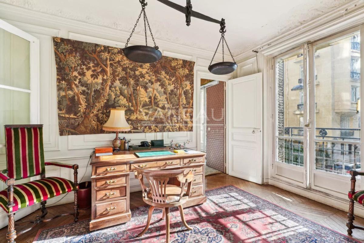 Paris XVIe / PASSY /Appartement familial