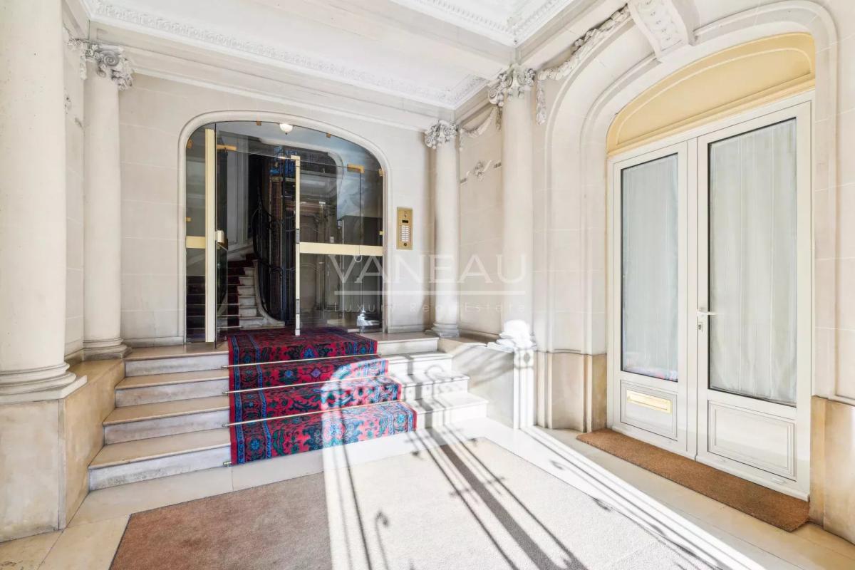 Paris XVIe / PASSY /Appartement familial
