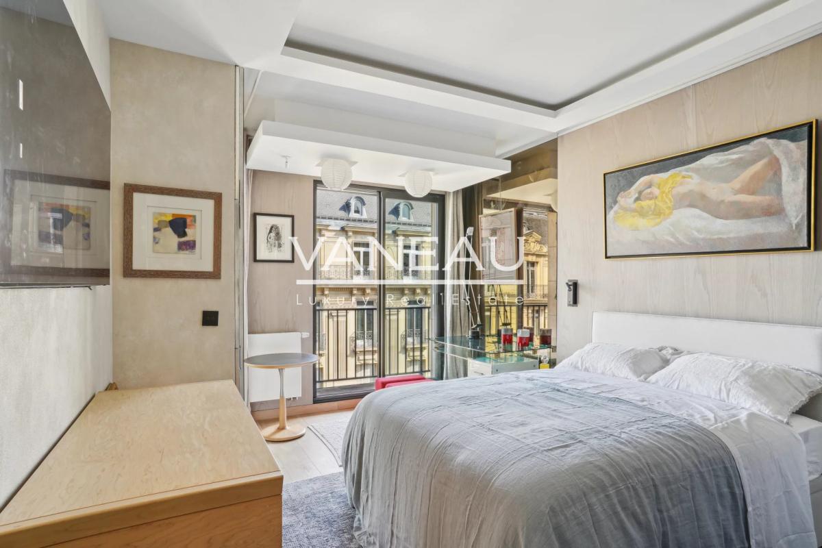 Paris VIIIe - GEORGES V - Pied-à-Terre d'exception