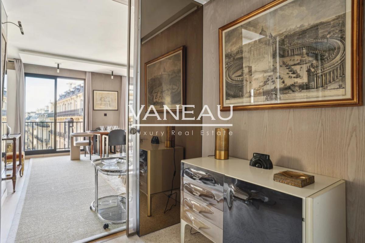 Paris VIIIe - GEORGES V - Pied-à-Terre d'exception