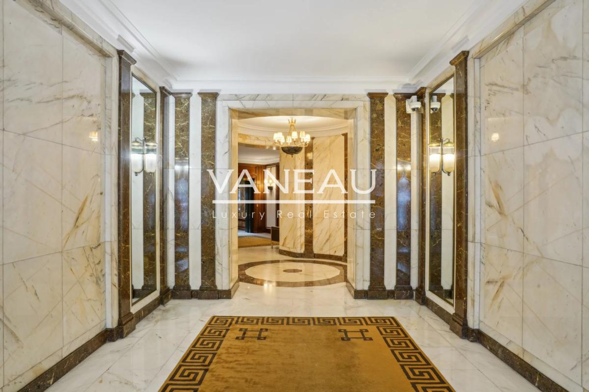 Paris VIIIe - GEORGES V - Pied-à-Terre d'exception