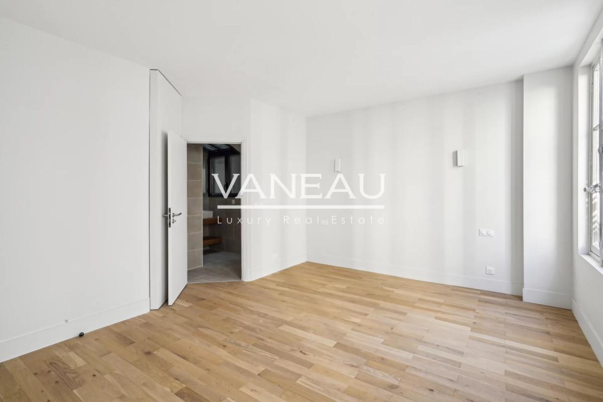 PARIS VIIIe - Proche Place Beauvau