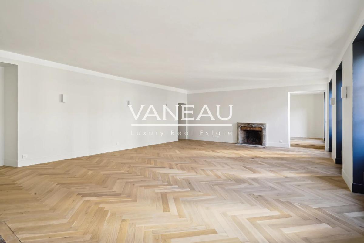 PARIS VIIIe - Proche Place Beauvau
