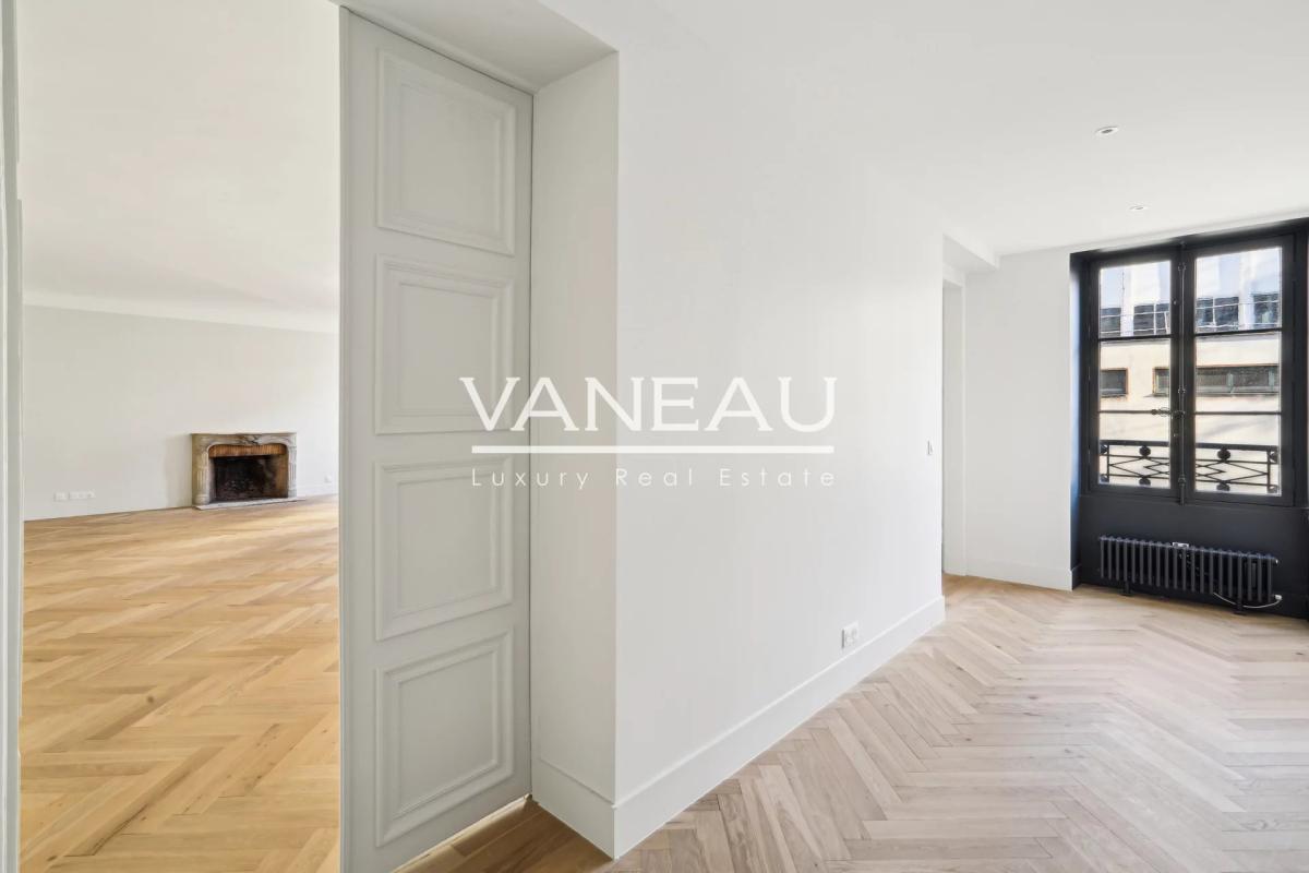 PARIS VIIIe - Proche Place Beauvau
