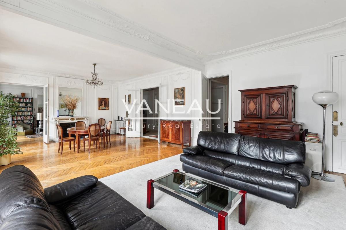 PARIS VIIe - Duroc - appartement familial - Quatre chambres- bal