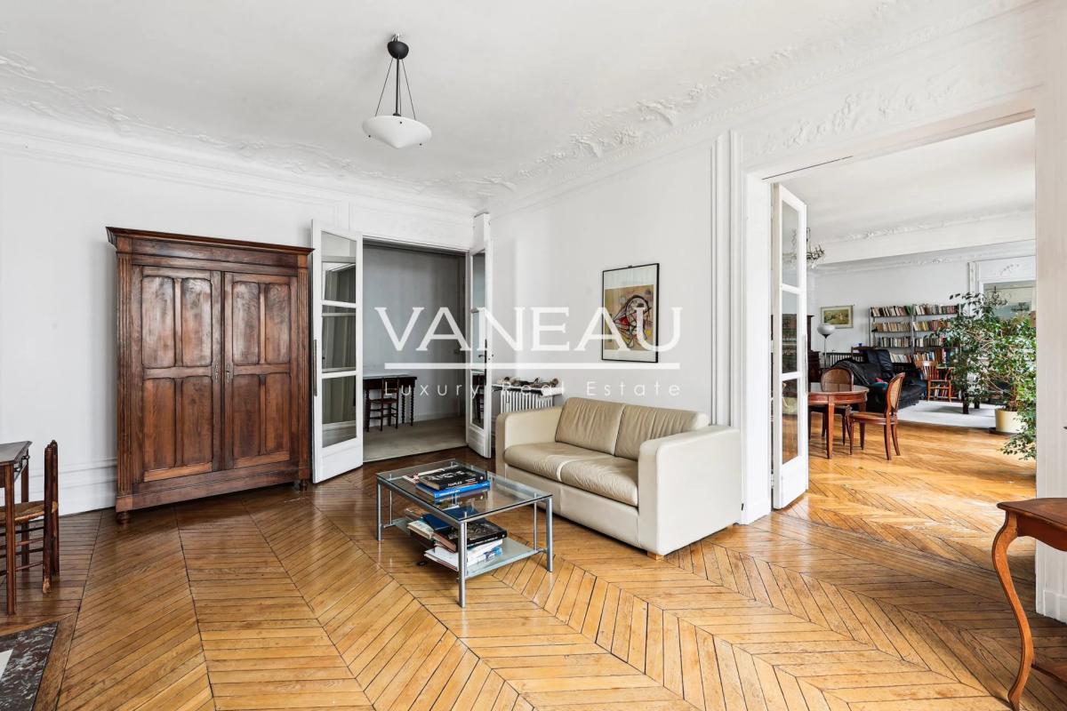 PARIS VIIe - Duroc - appartement familial - Quatre chambres- bal