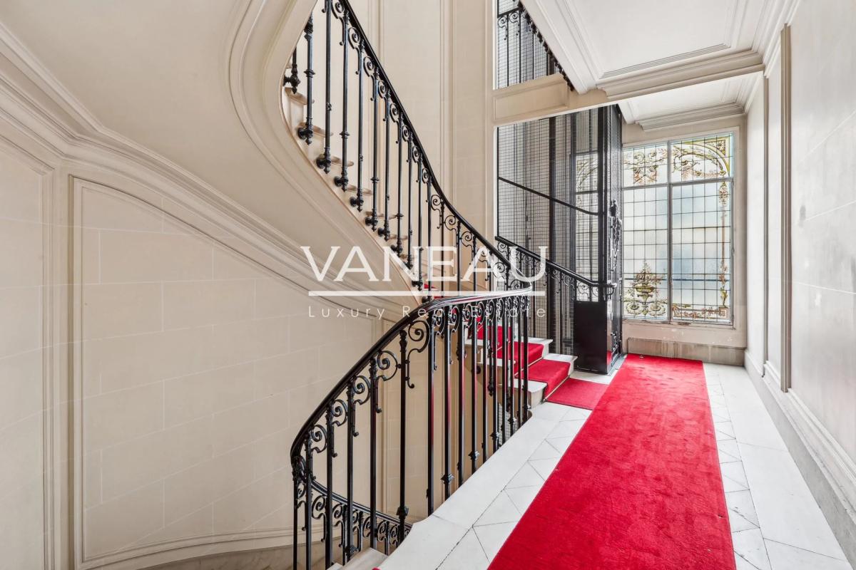 PARIS VIIe - Duroc - appartement familial - Quatre chambres- bal
