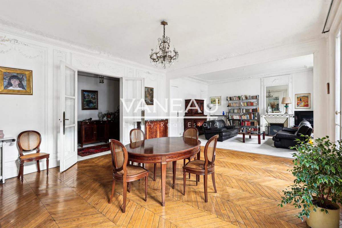 PARIS VIIe - Duroc - appartement familial - Quatre chambres- bal