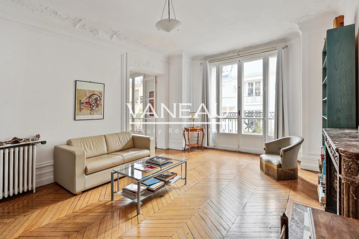 PARIS VIIe - Duroc - appartement familial - Quatre chambres- bal