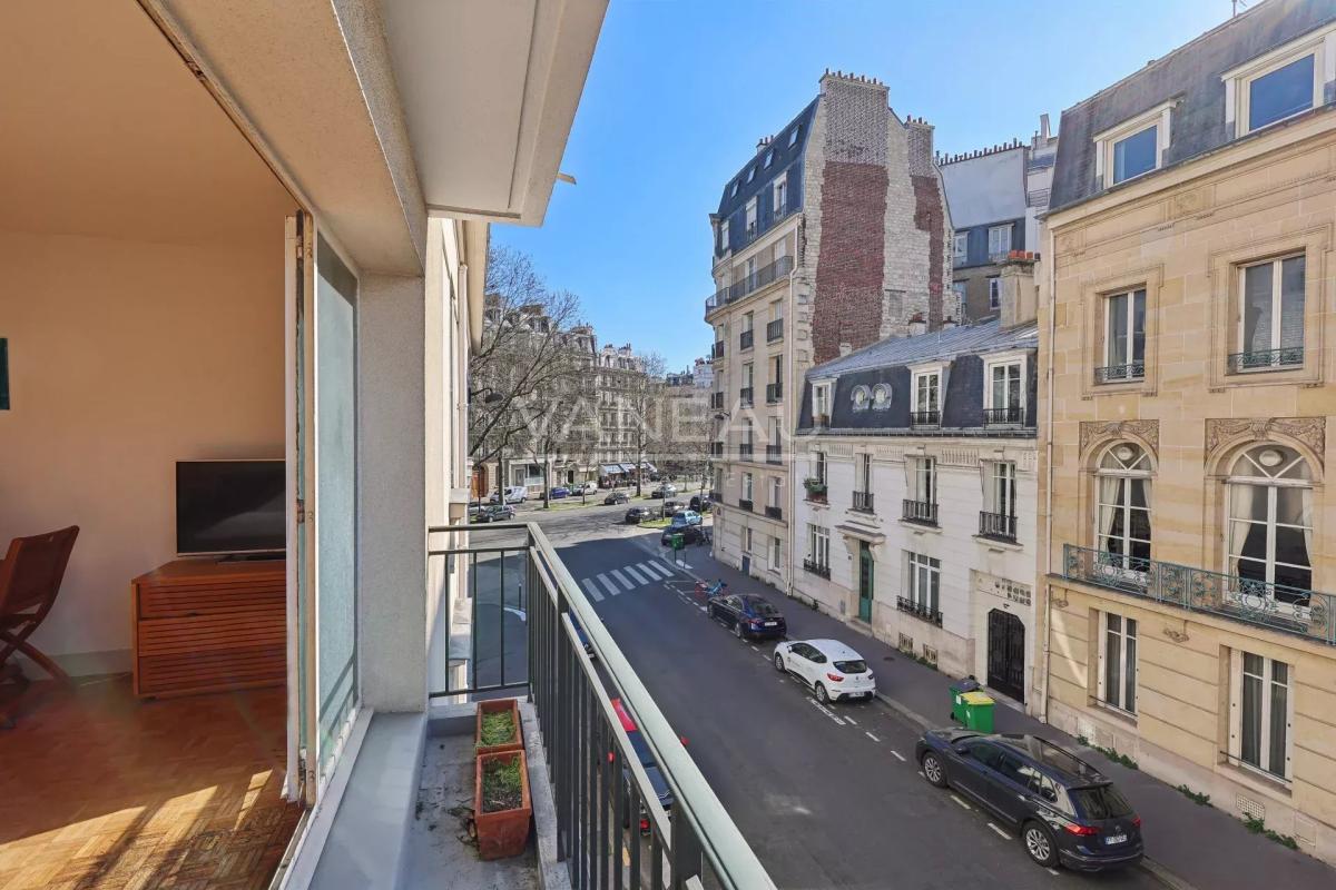 Paris 7ème - Invalides - studio - balcon