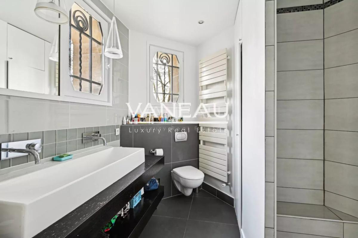 PARIS - XVIe - Beau duplex familial avec une vue imprenables sur