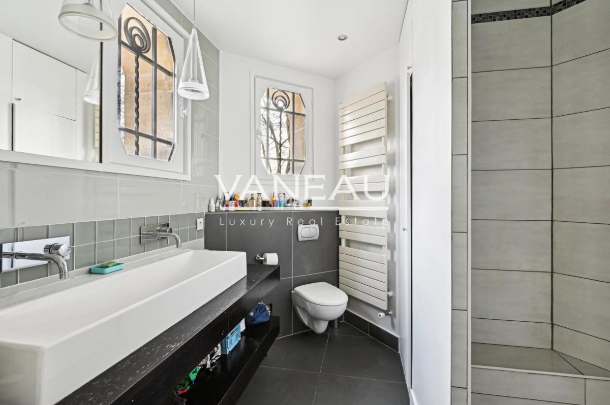 PARIS - XVIe - Beau duplex familial avec une vue imprenables sur